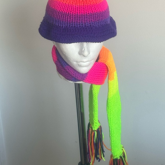 Hand made Rainbow 🌈 hat - Picture 2 of 6